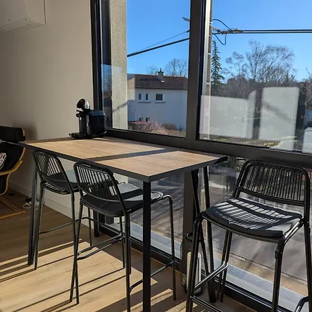 Pre Madame, Terrasse, Parking *