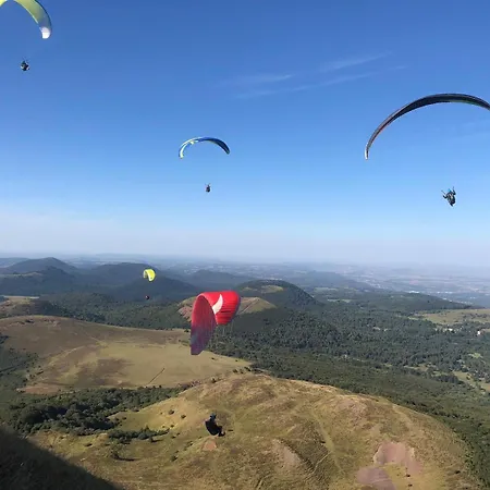 Pre Madame, Terrasse, Parking Riom